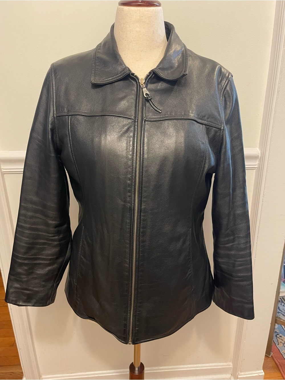 Wilsons Leather Black Genuine Leather Zip Front  | Women’s Large | Timeless